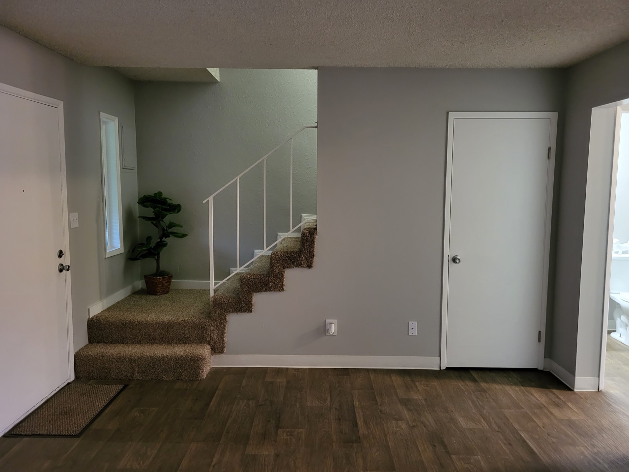 Townhouse Square Image 24