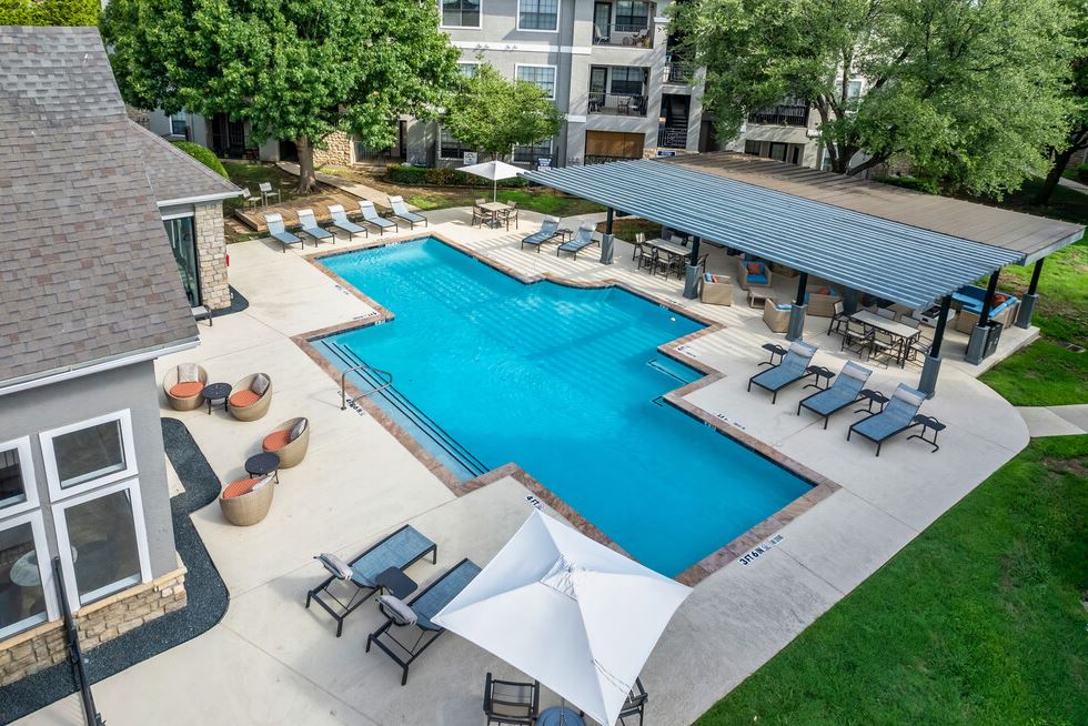 Park Creek Apartments Image 2