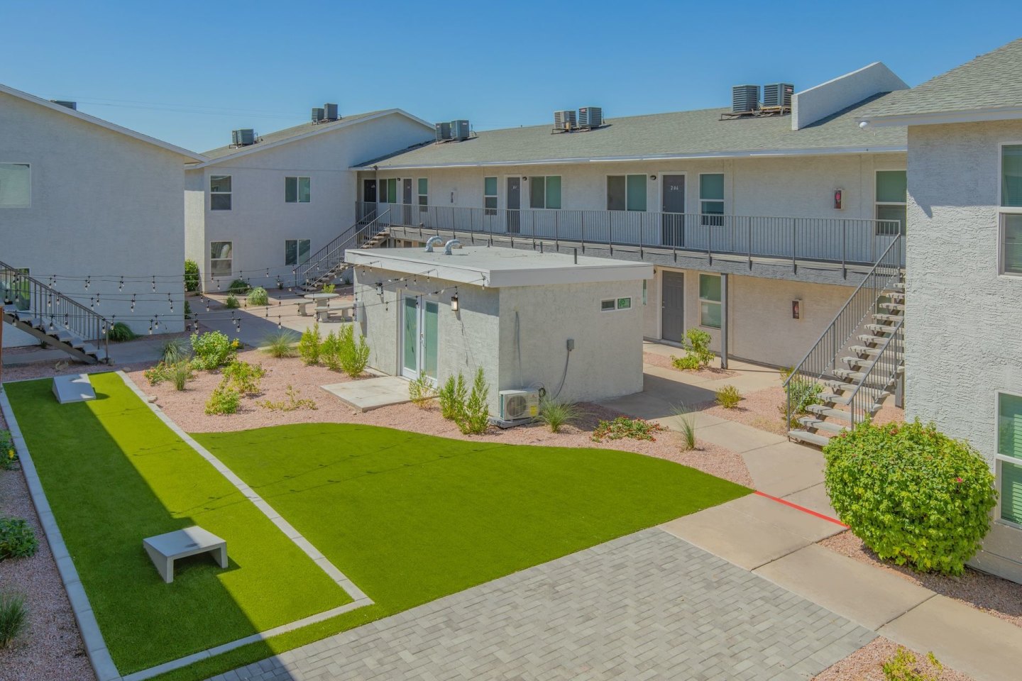 Two Five Greenway Apartments Image 3