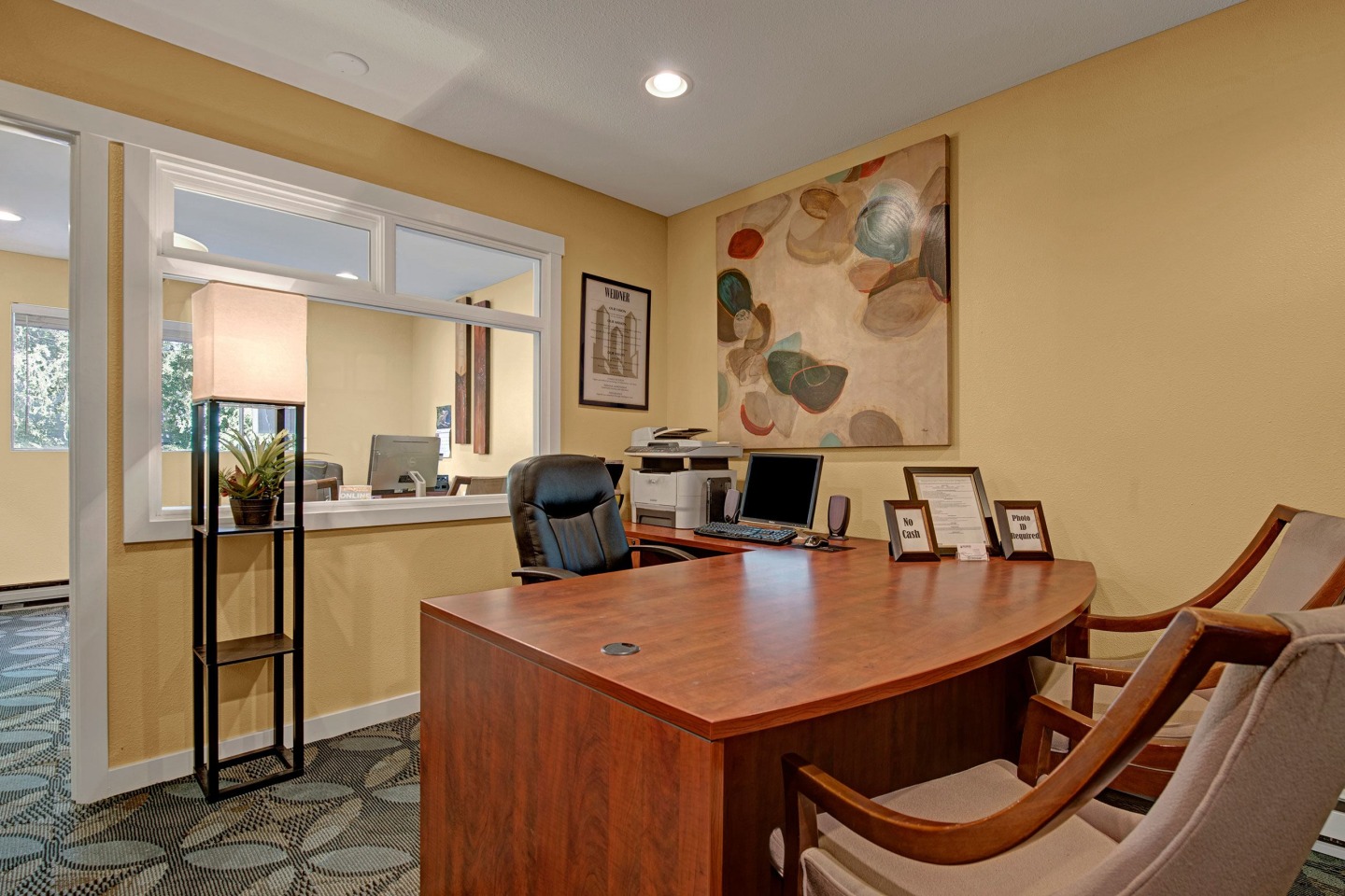 Hyde Park Apartments Image 9