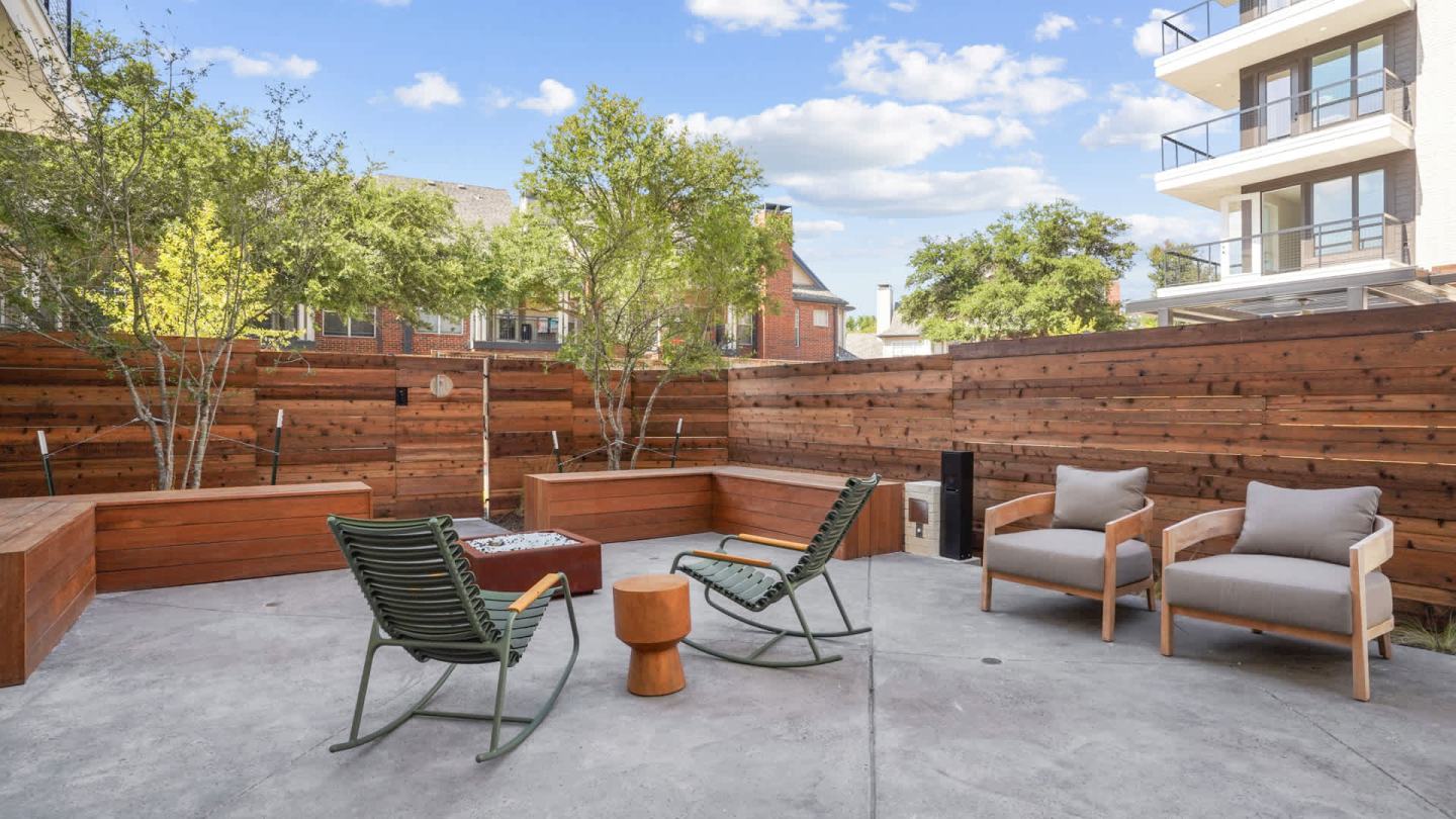 Lyle Apartments Image 103