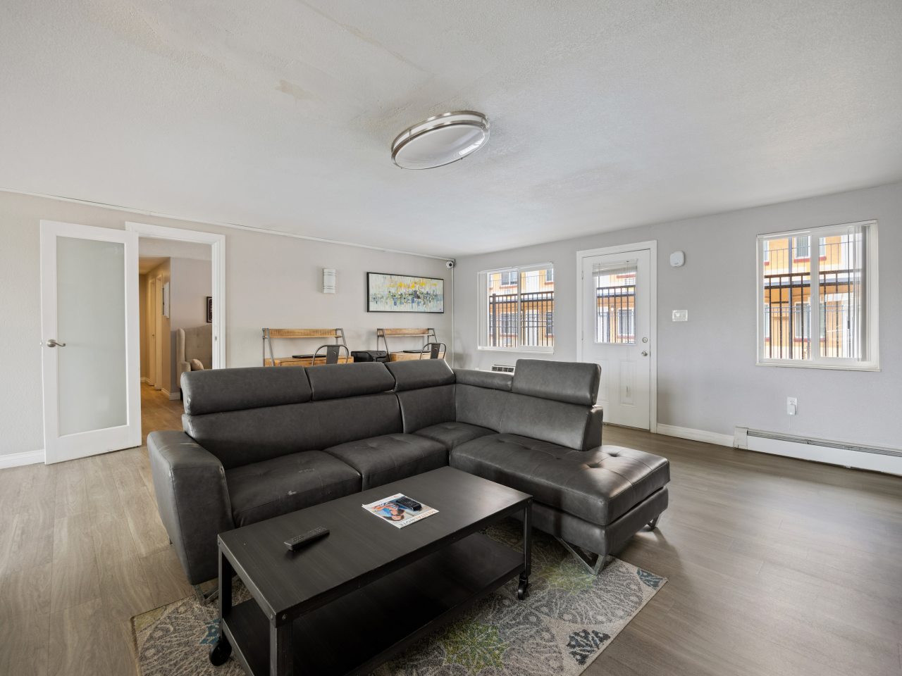 Newport Square Apartments Image 18