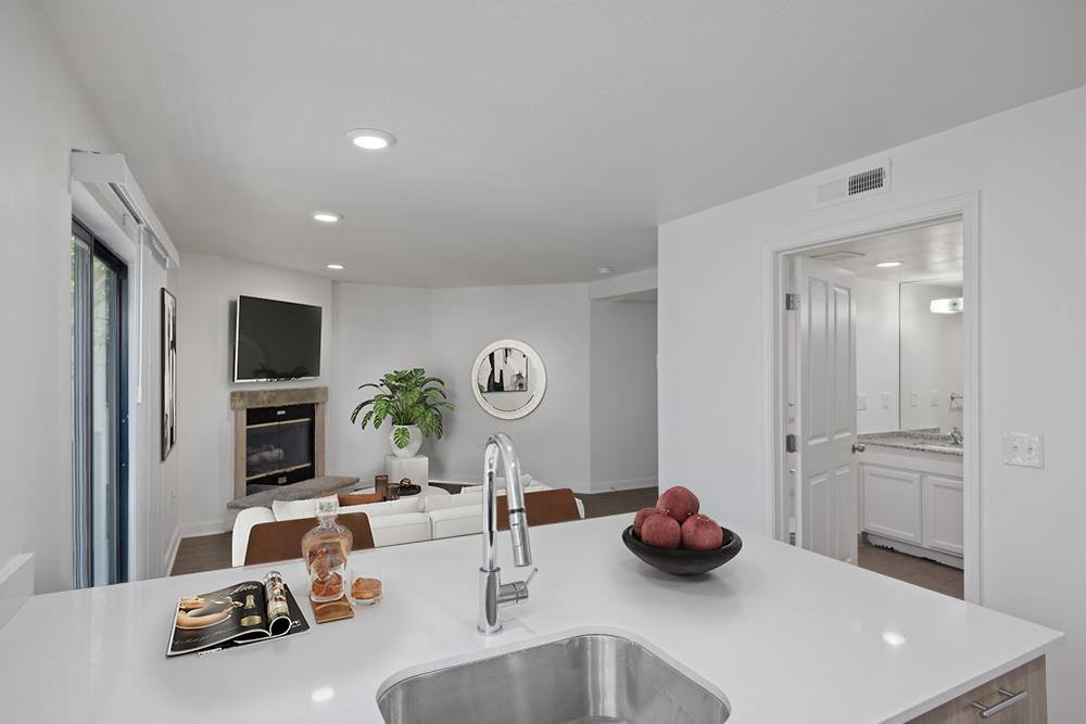 AVIA Apartments at College Boulevard Image 25