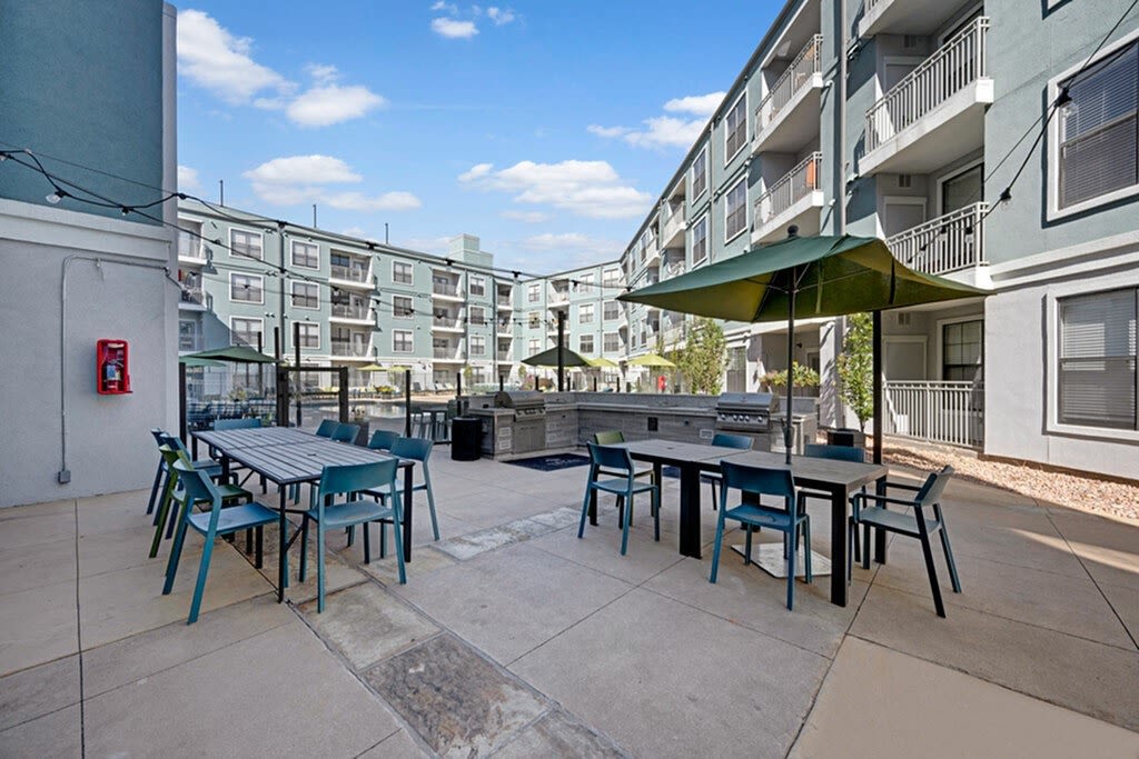 The Metro Apartments Image 15