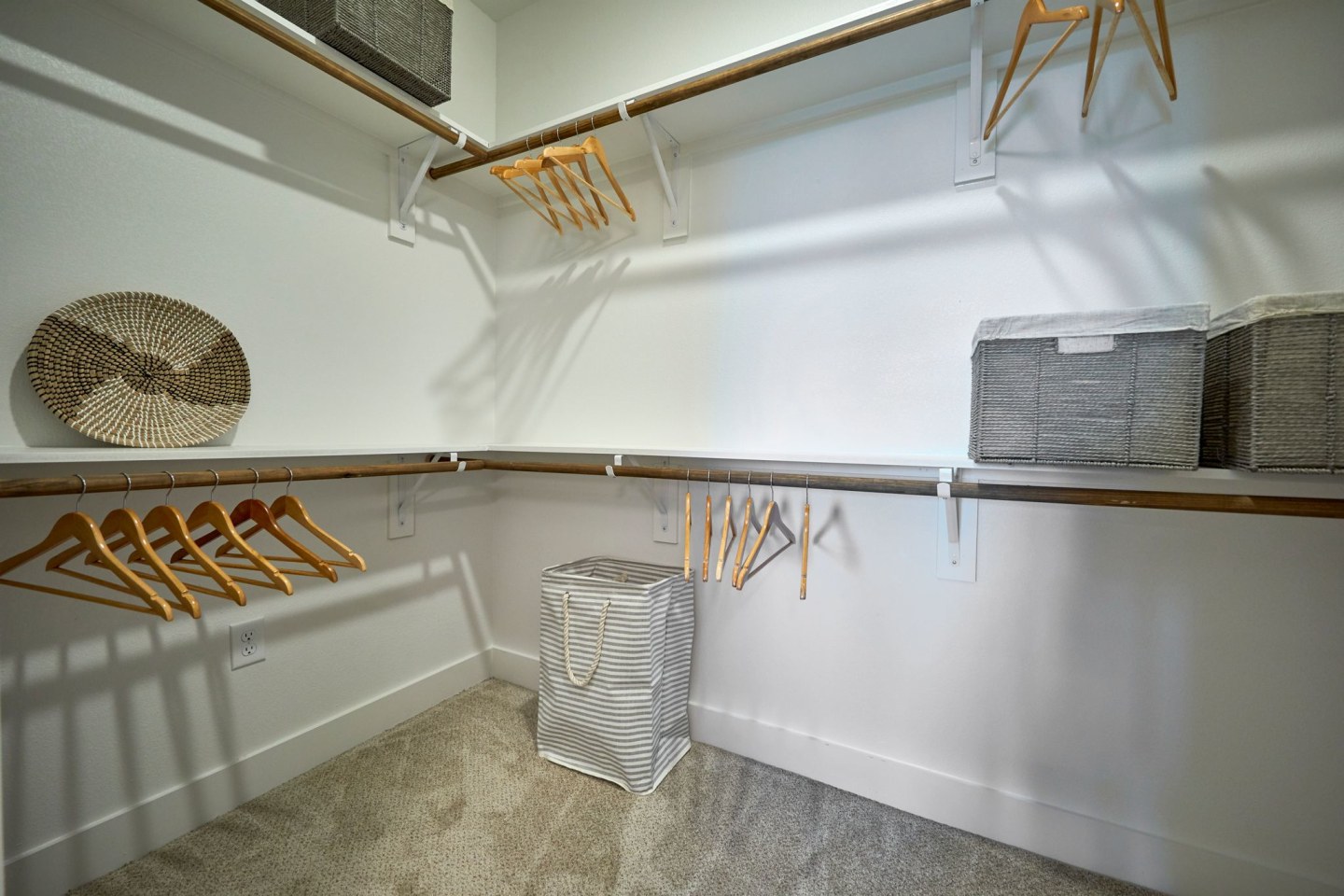 Addison Medical Center Apartments Image 16