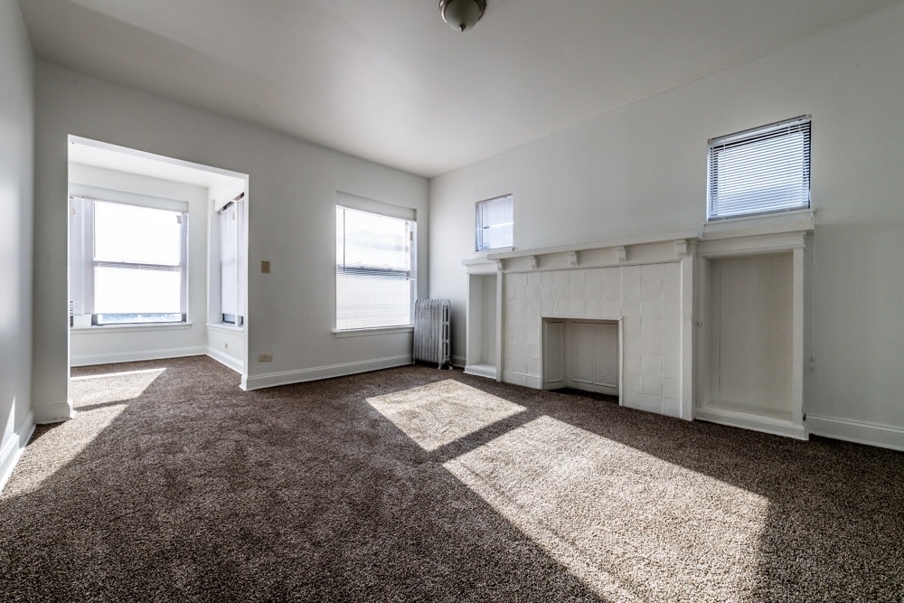 5854 S Michigan Ave Image 3