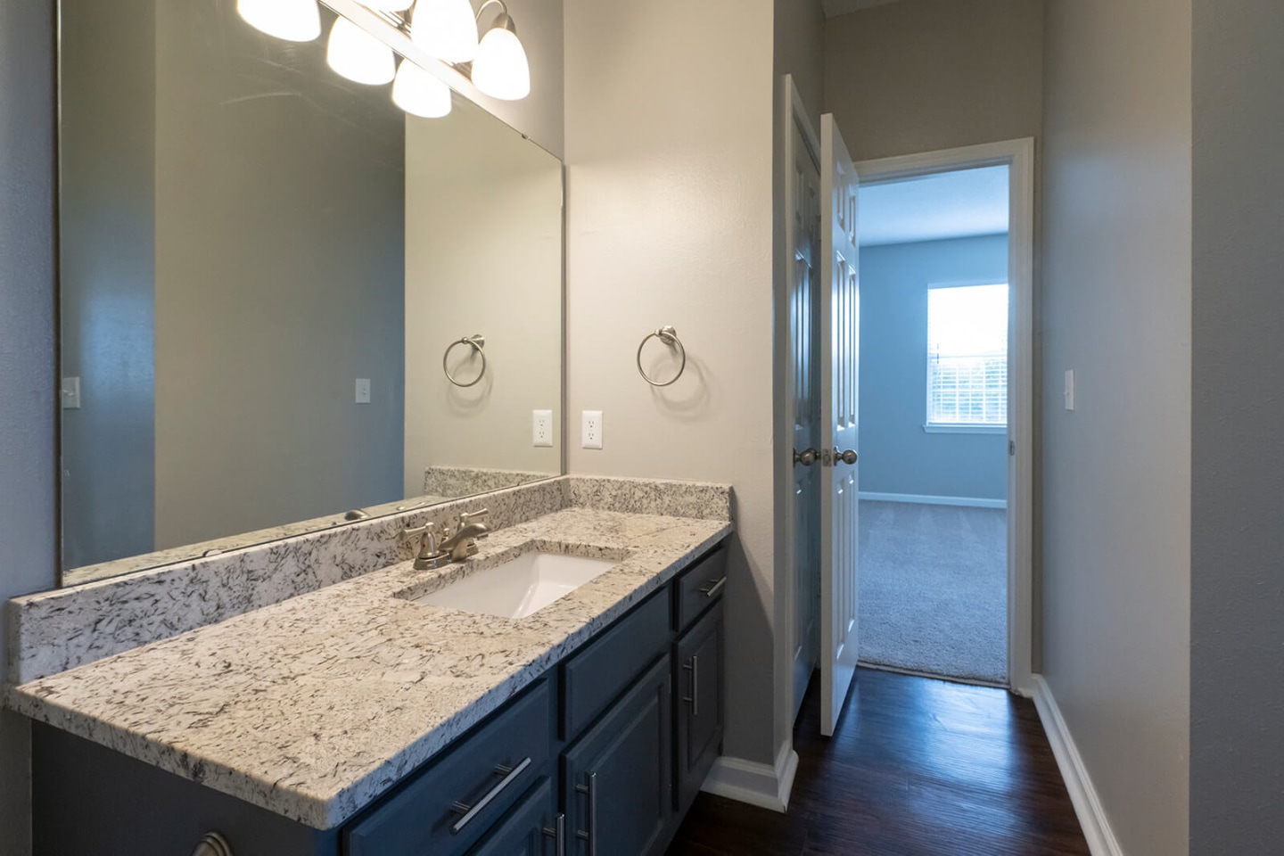 Pinnacle Pointe Apartments Image 43