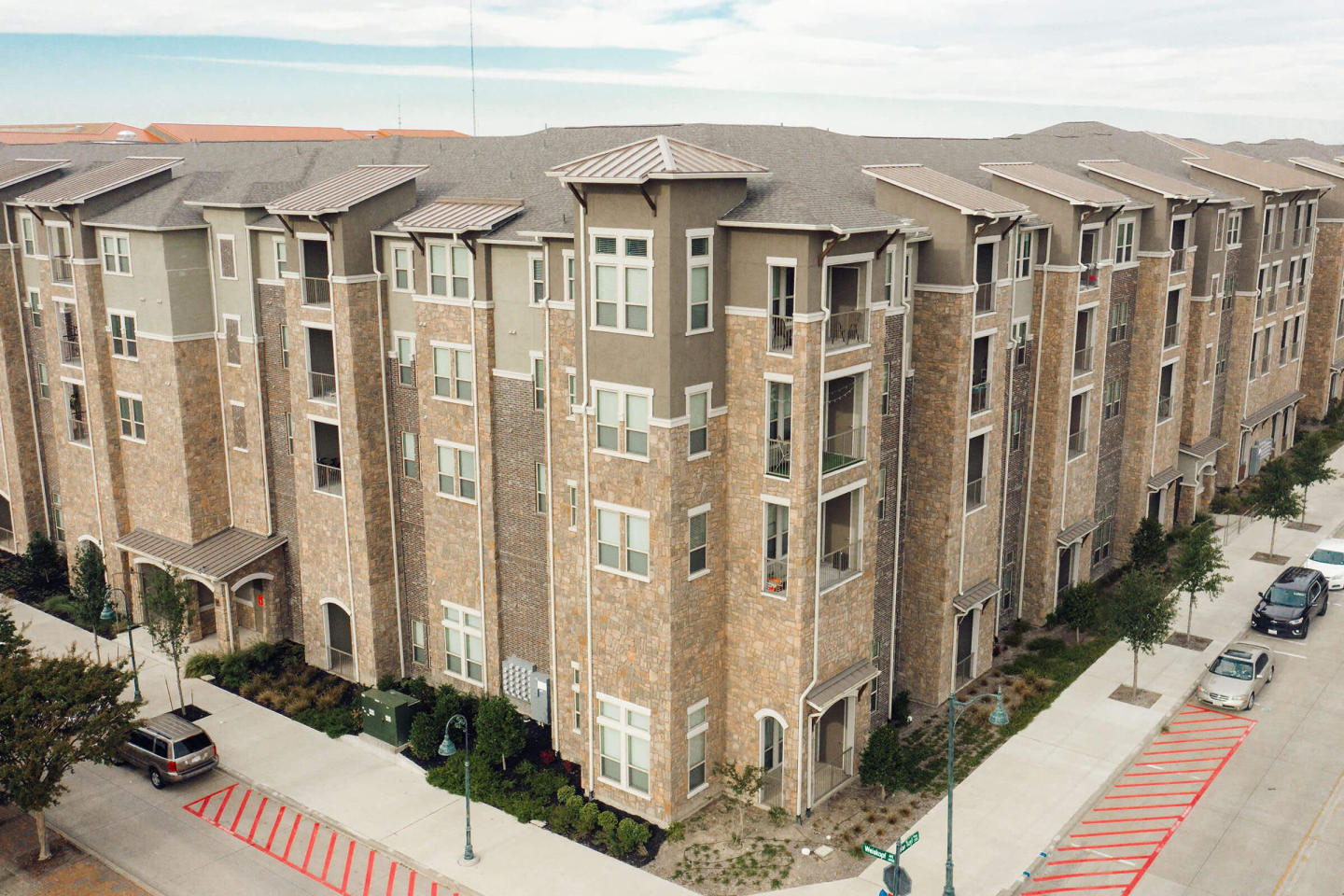 Luxia Craig Ranch Image 1