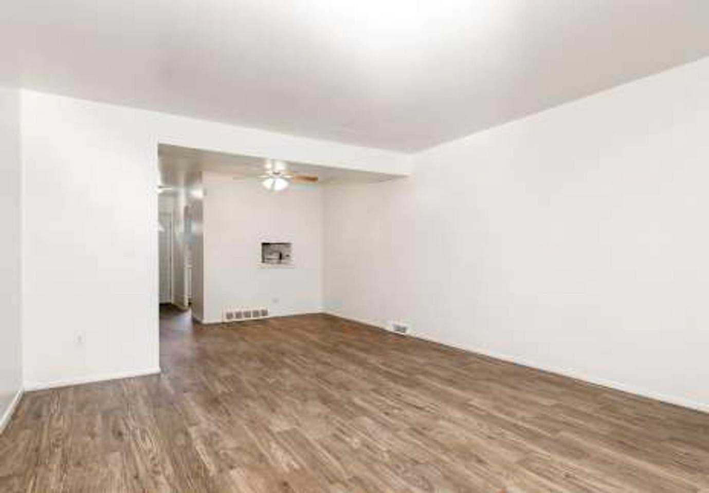 The Townhouse Apartment Homes Image 4
