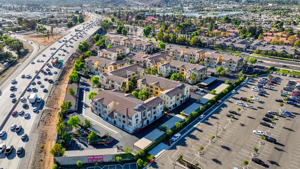 Paseos At Magnolia Luxury Apartment Homes Image 5