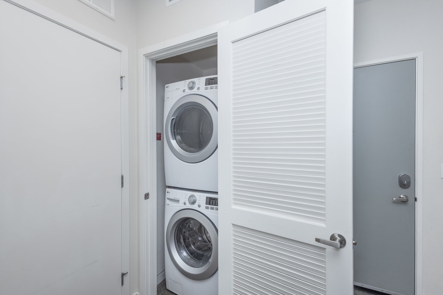 Colewood Apartments Image 9