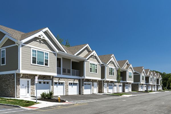 Woodmont Knolls Image 2