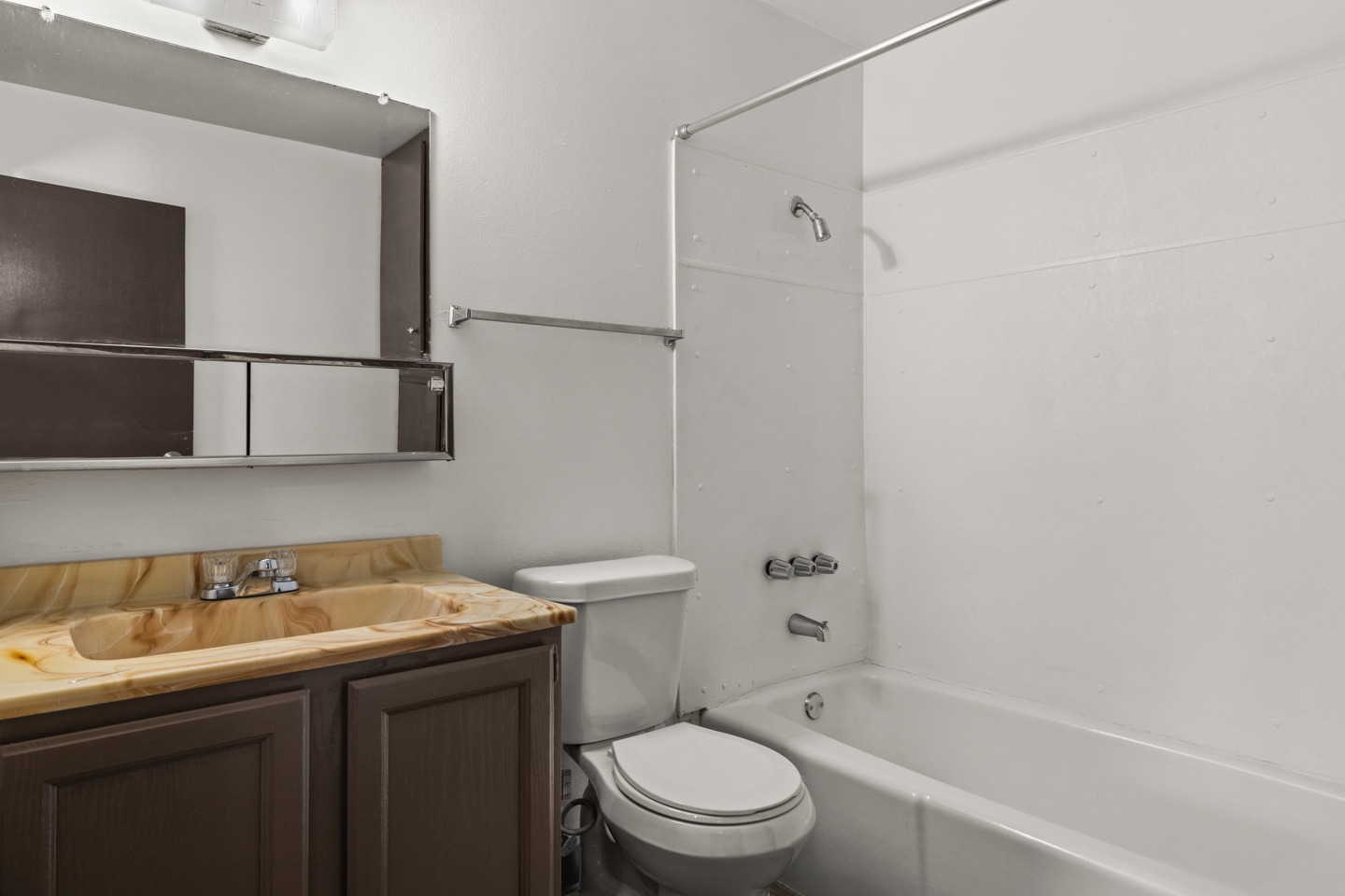 Conquistador Apartments Image 15