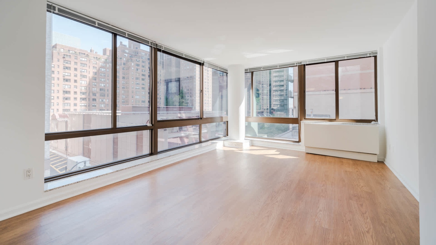 300 East 39th Image 26