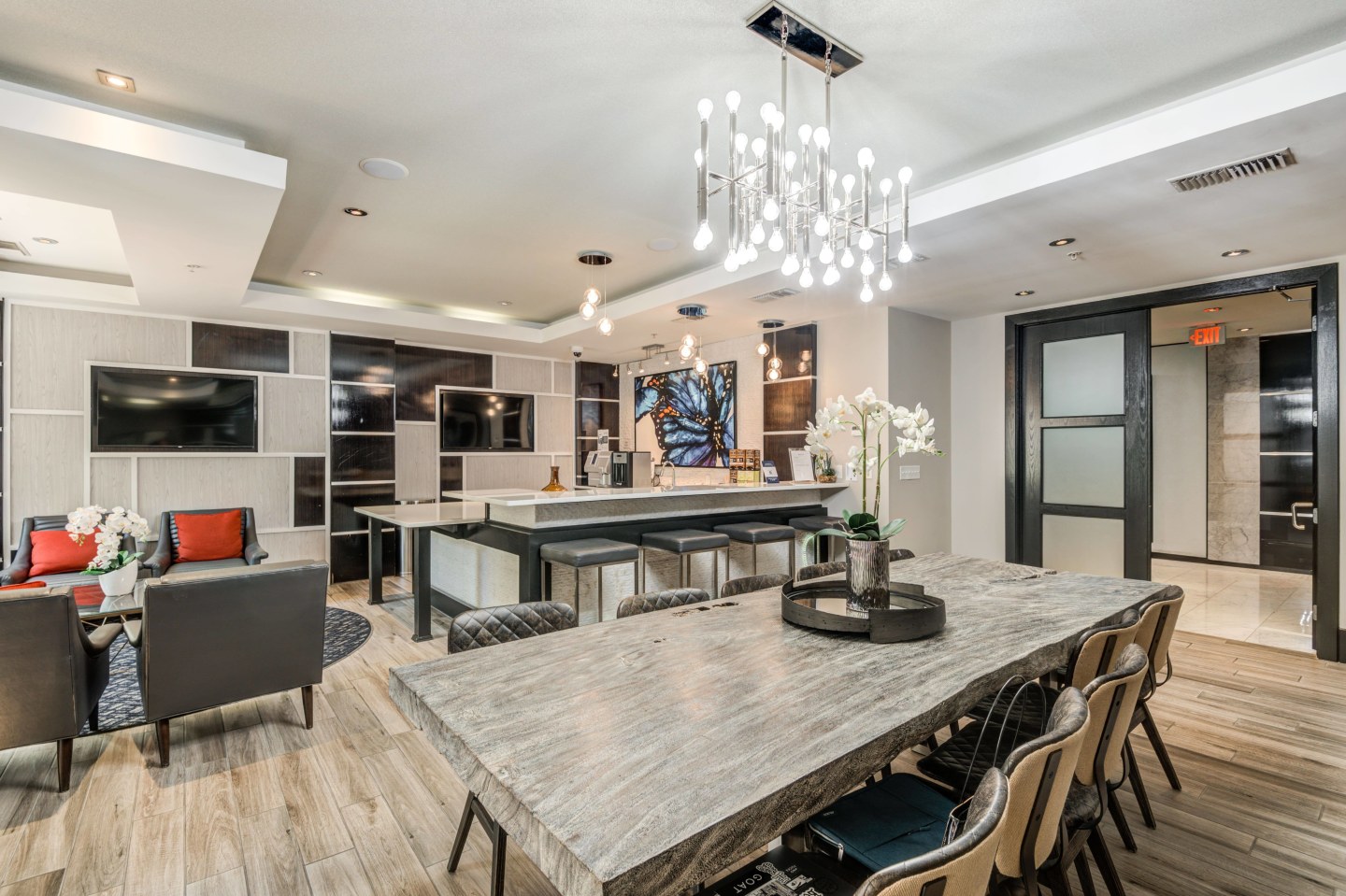 800 Carlyle Image 28