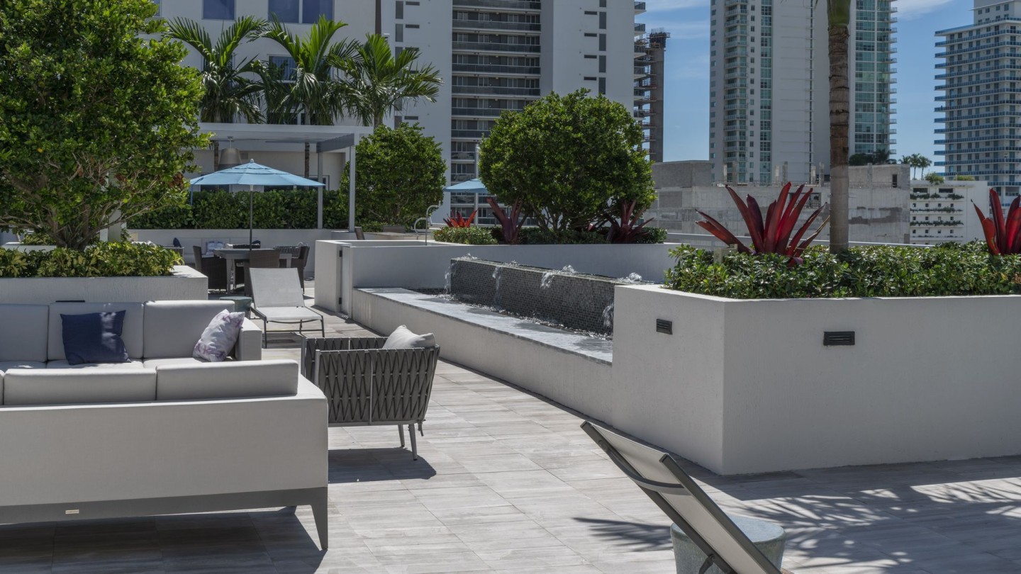 Blu27 at Edgewater Image 19