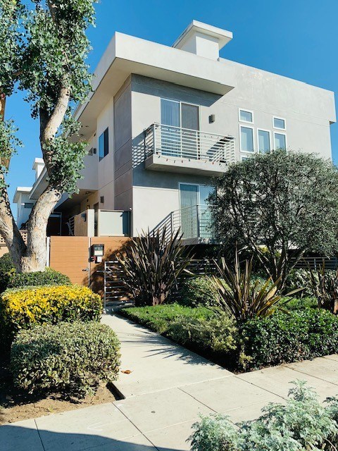 3630 Mentone Ave. Image 5