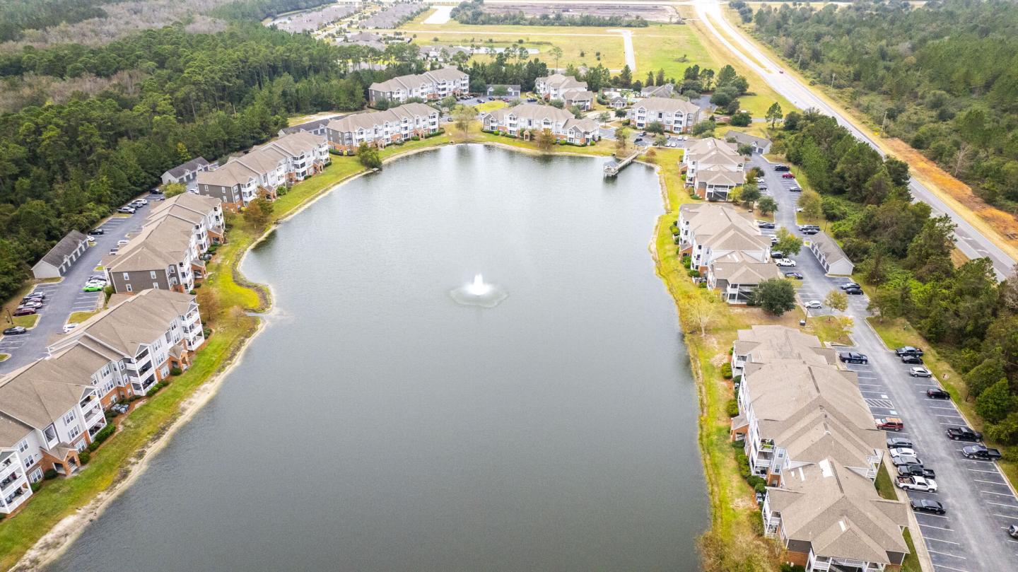 Odyssey Lake Apartments Image 3