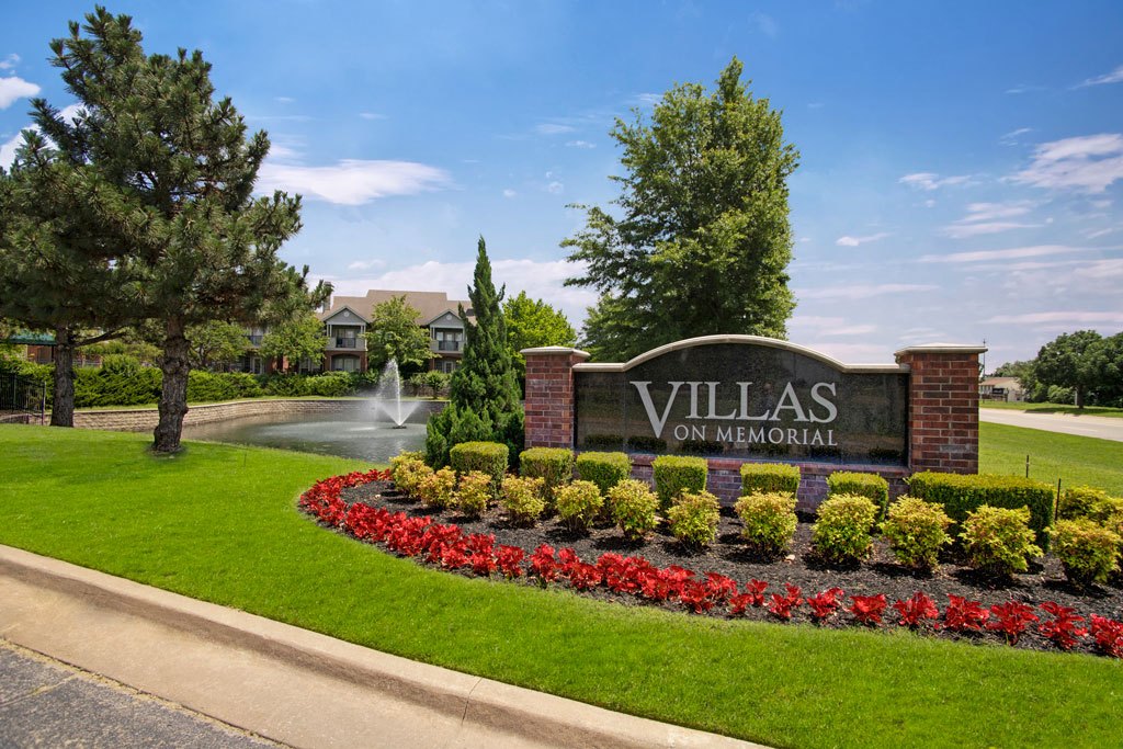 Lincoln Villas on Memorial Image 29