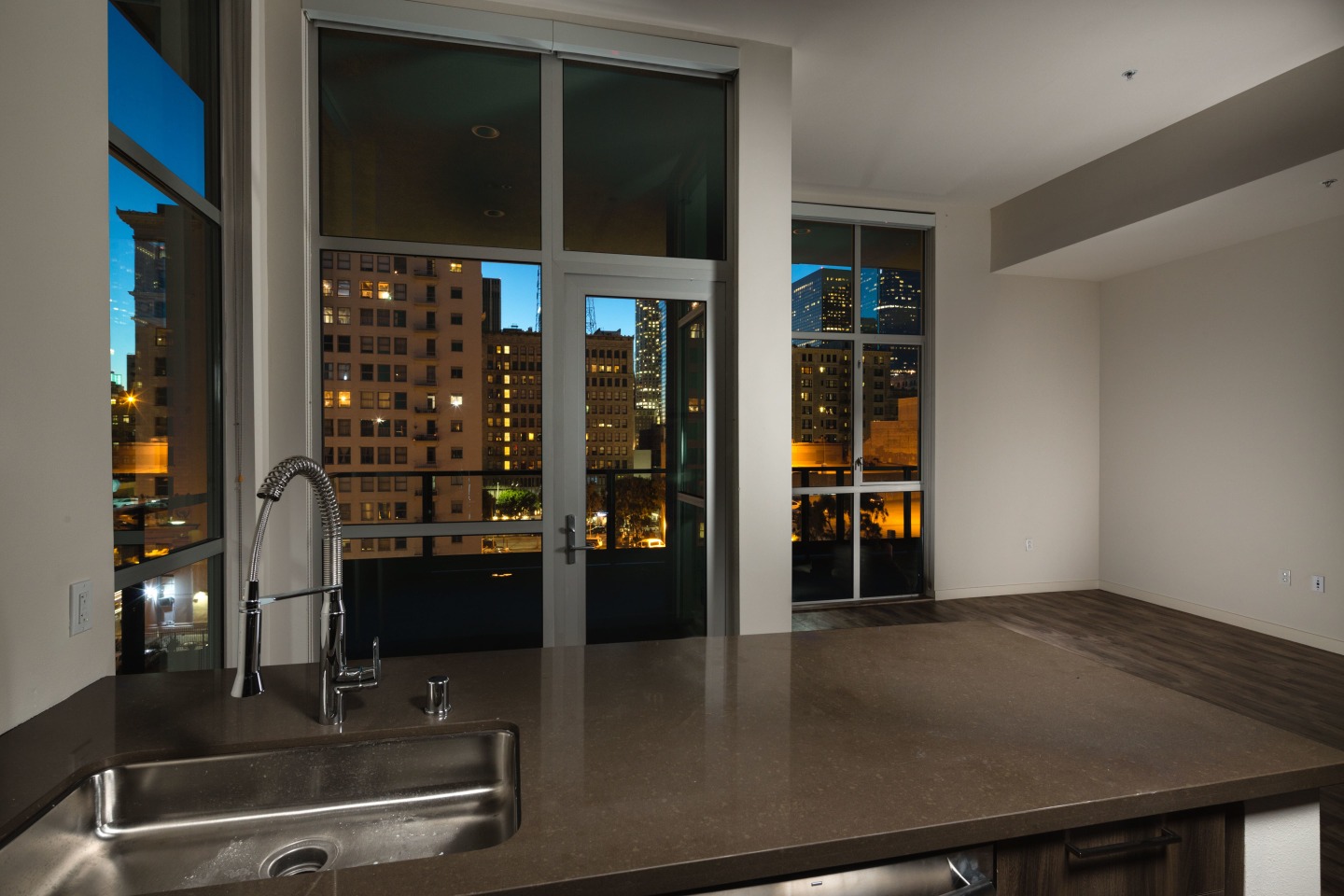 Topaz Apartments Image 39