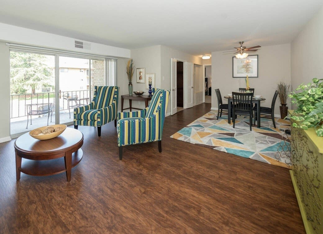 Carriage Club Apartments Image 10