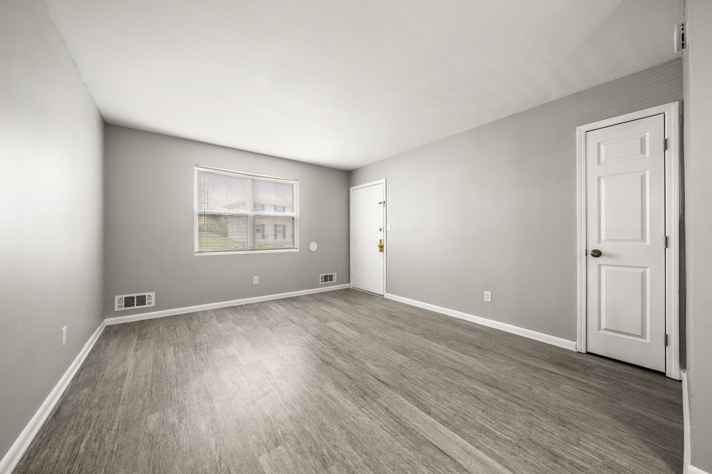 Georgian Oaks Apartments 2 Image 7