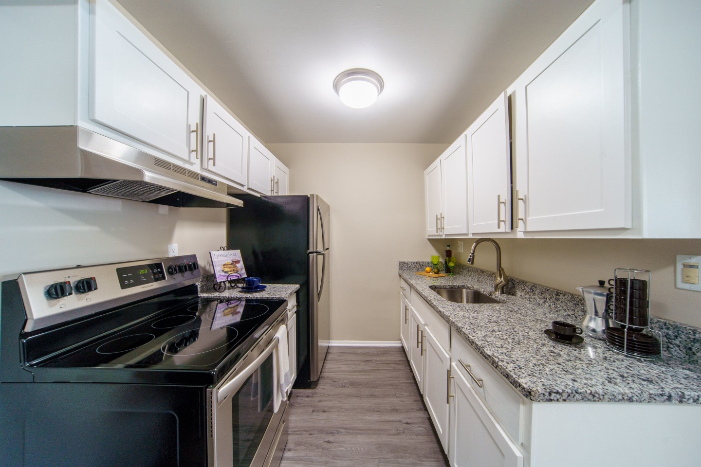 Charlton Apartments Image 4