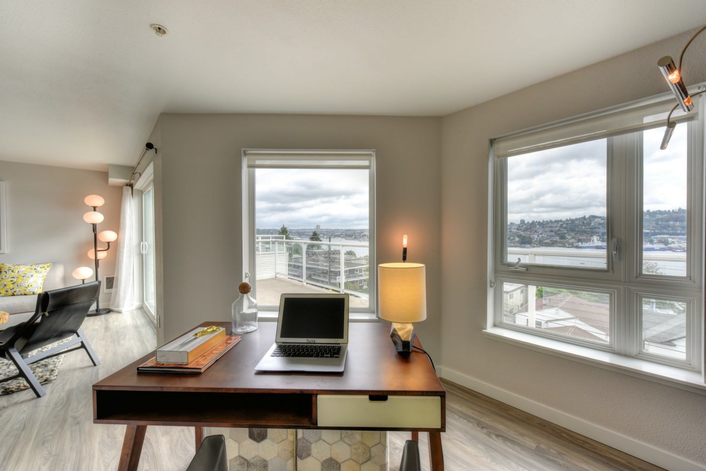 Summit at Lake Union Image 15