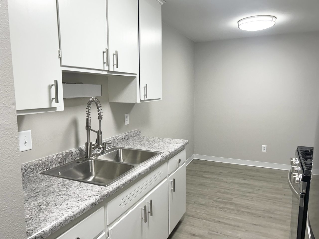 Richfield Square Apartments Image 6