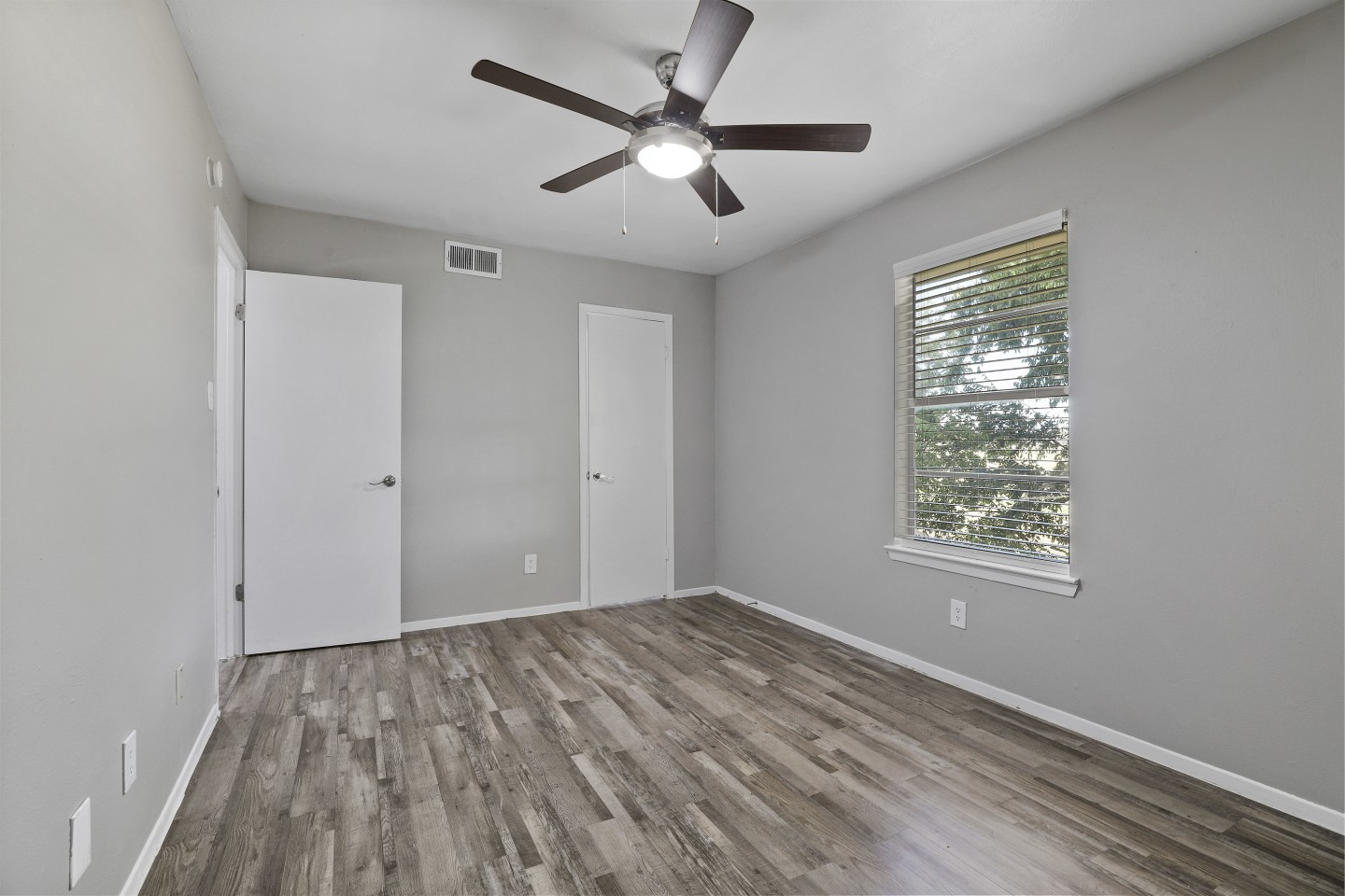 Kingswood Image 14