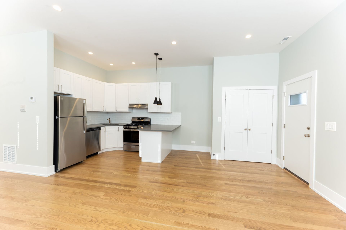 2047 North Hoyne Ave. Image 5