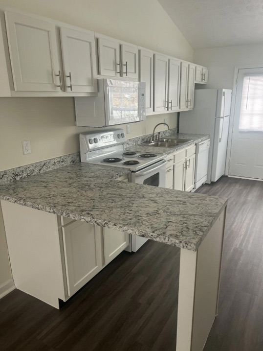 South Haven Village Apartments Image 7