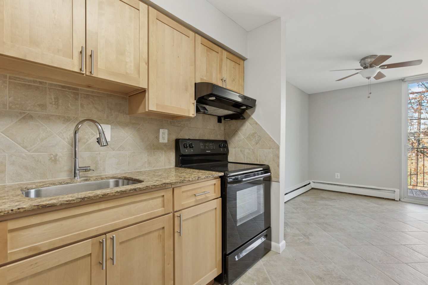 450 Green Apartments Image 21