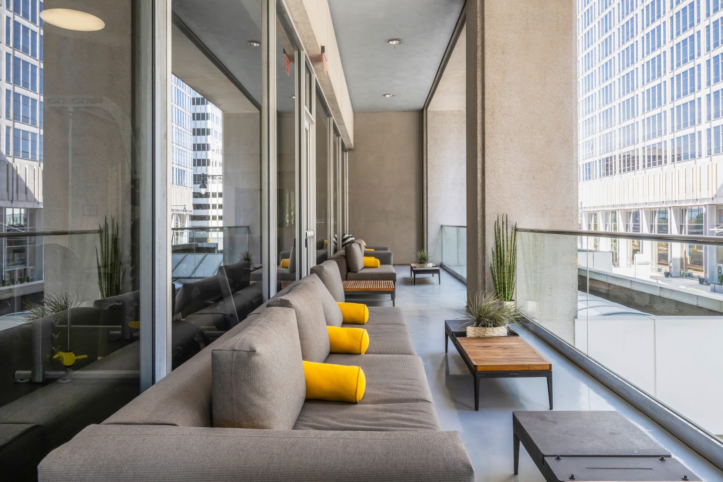 Sky on Main Luxury Apartments Image 33