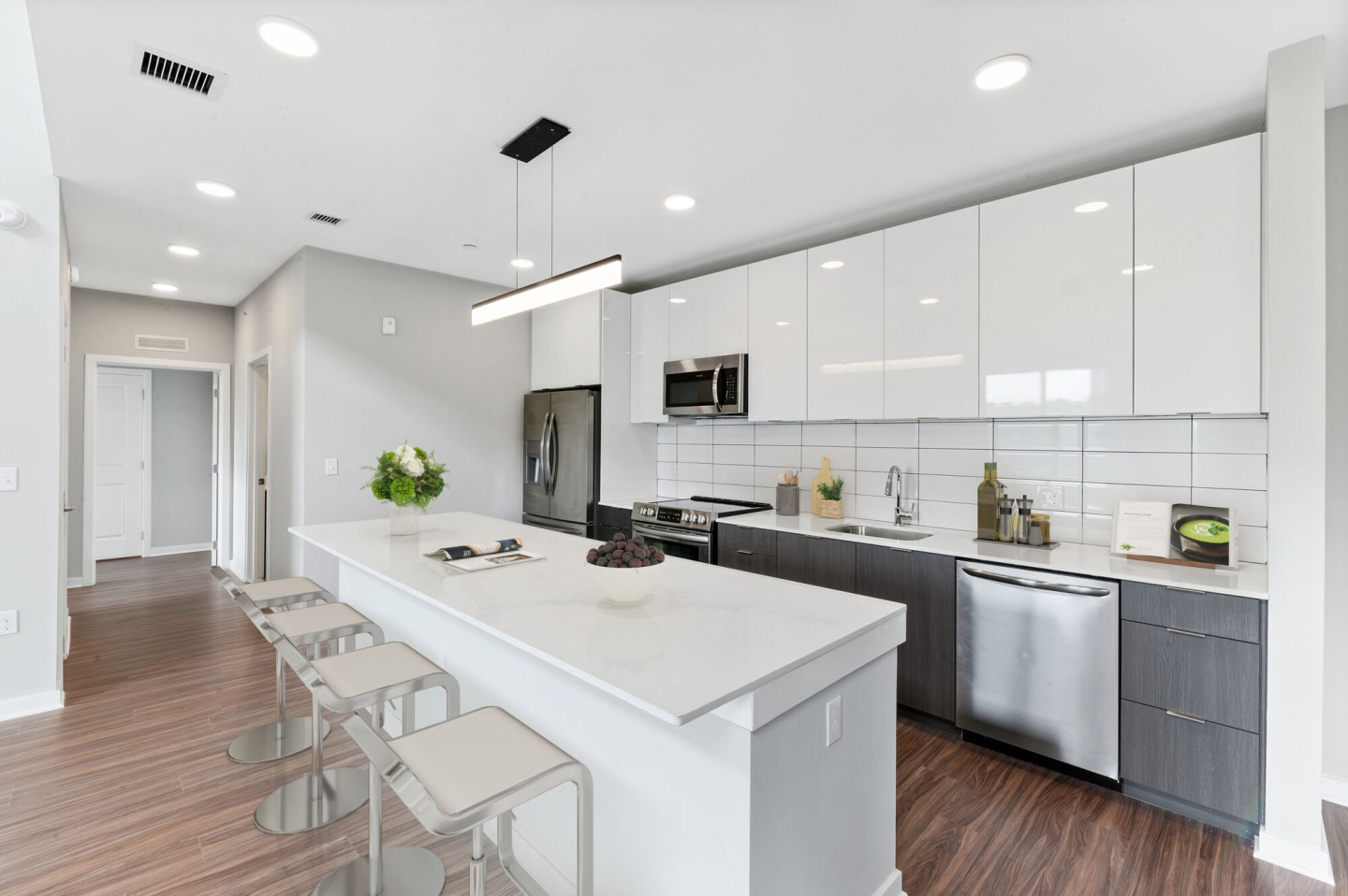 30 Lancaster Image 9