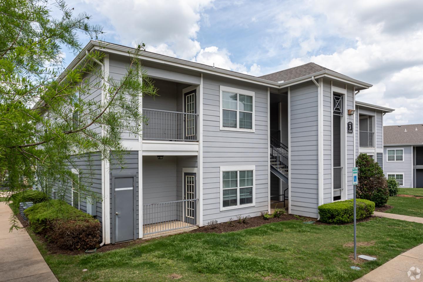 Stoneleigh Centerton Apartments Image 2