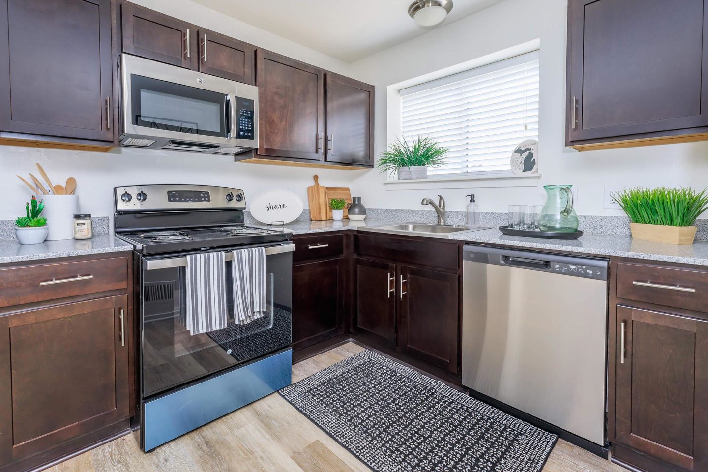 Chimney Hill Apartments Image 16