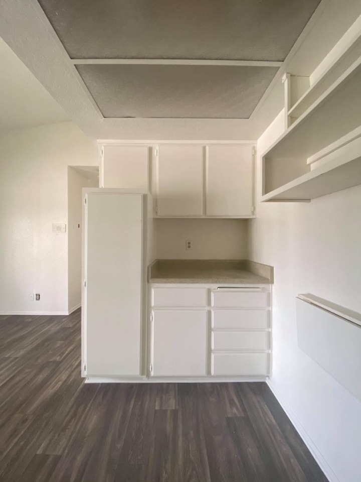 55+ Active Adult Apartment Homes - Sunnyside Senior Apartments Image 7