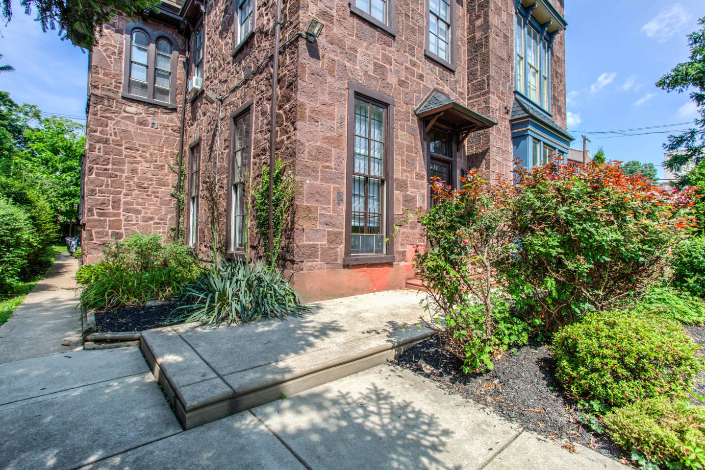 502 Woodland Terrace Image 2
