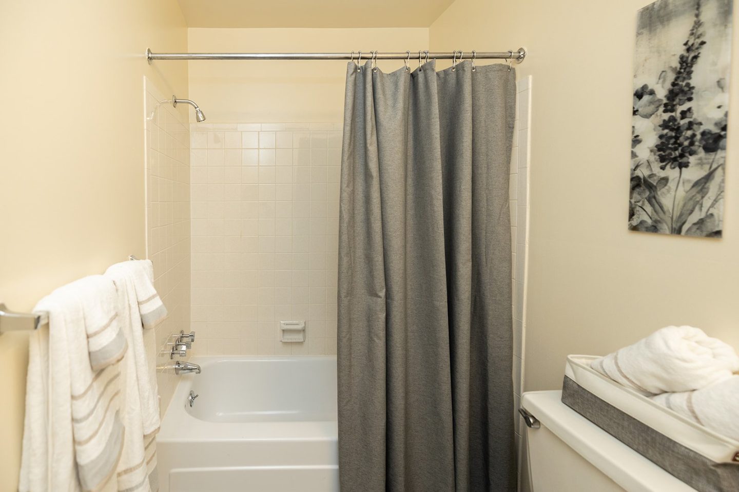 Woodridge Apartments Image 16