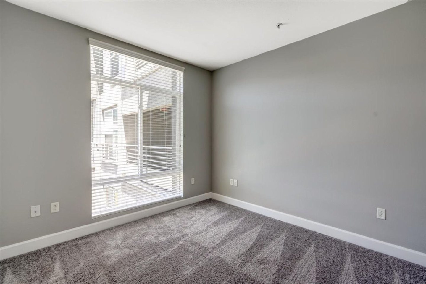 Stadium House Apartments Image 76