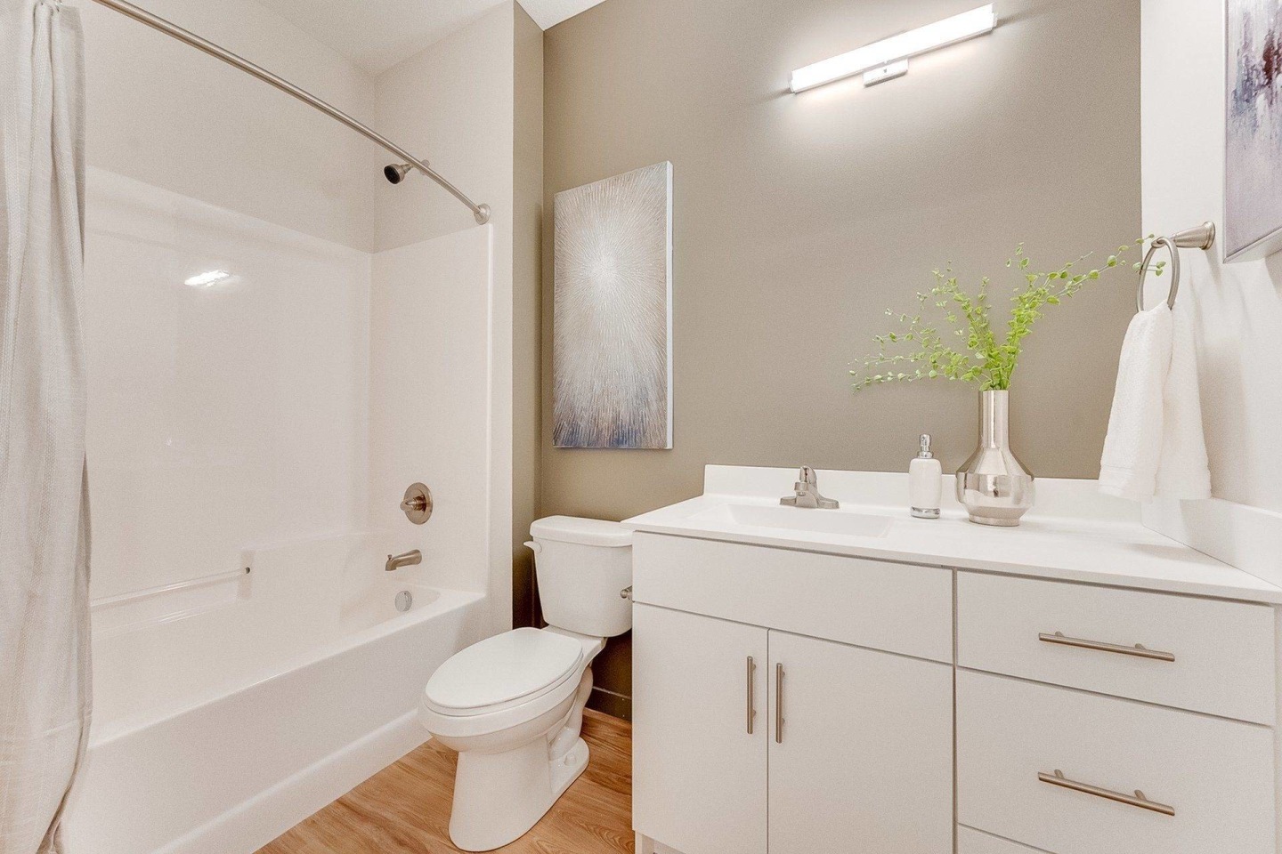 2934 Bryant Avenue Image 22