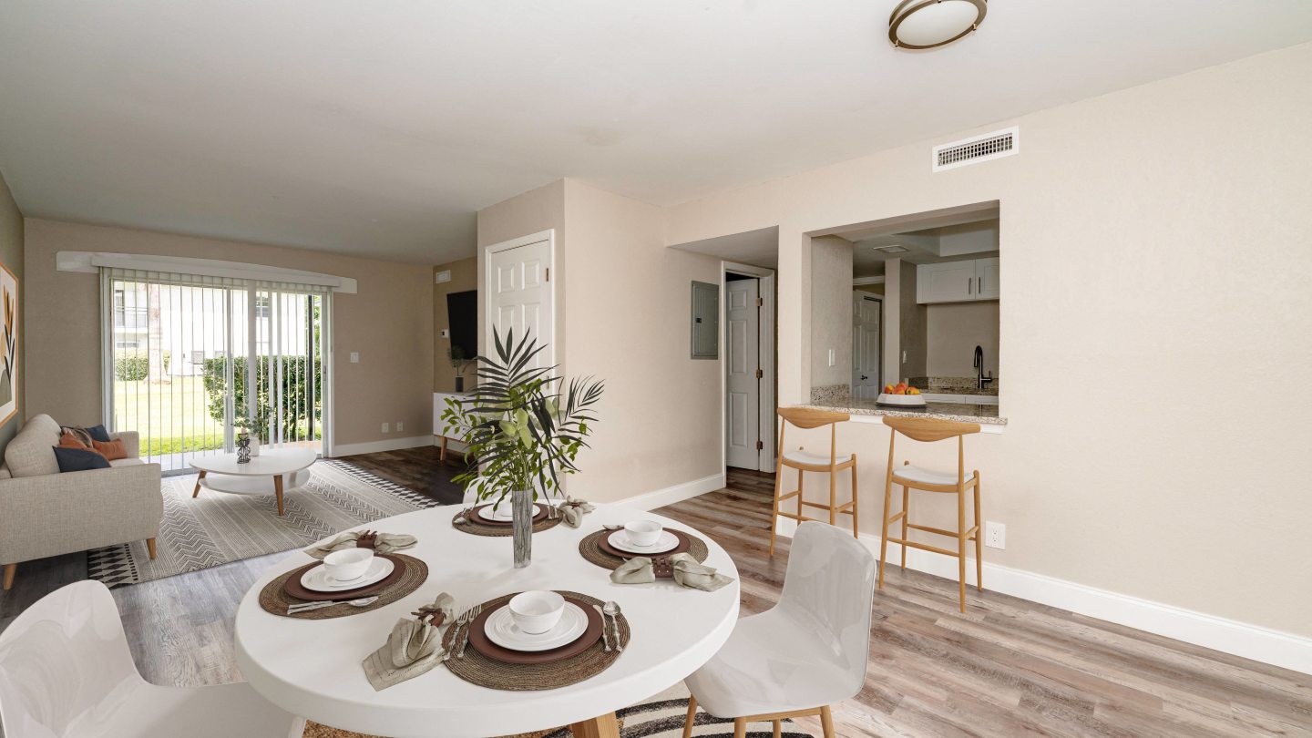 Palm Cove Apartments Image 1