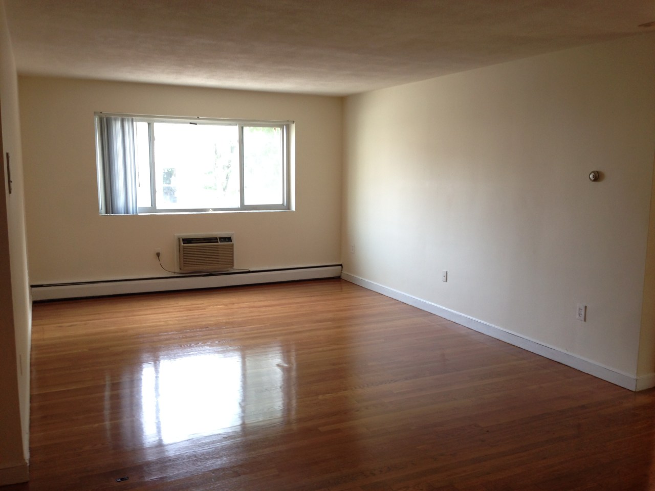 34 Gardner Street Apartments Image 4