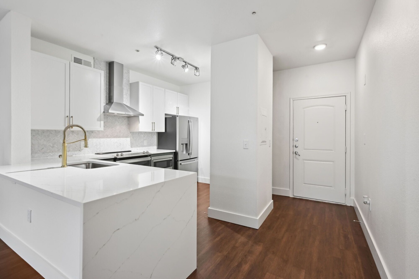 The Encore Apartments Image 12