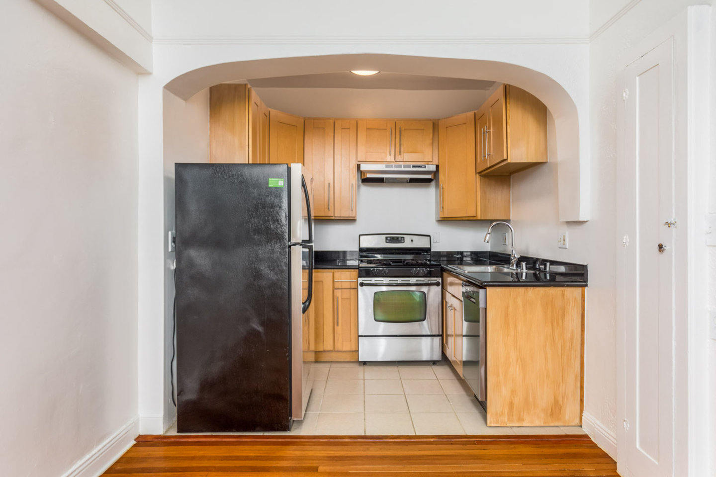 665 Pine Street Image 5