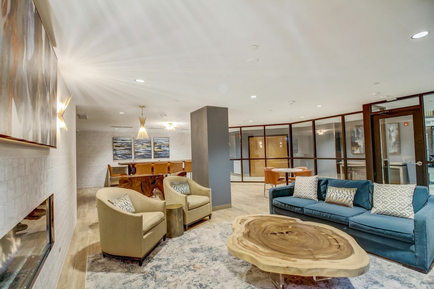 Richmond Square Apartments Image 7