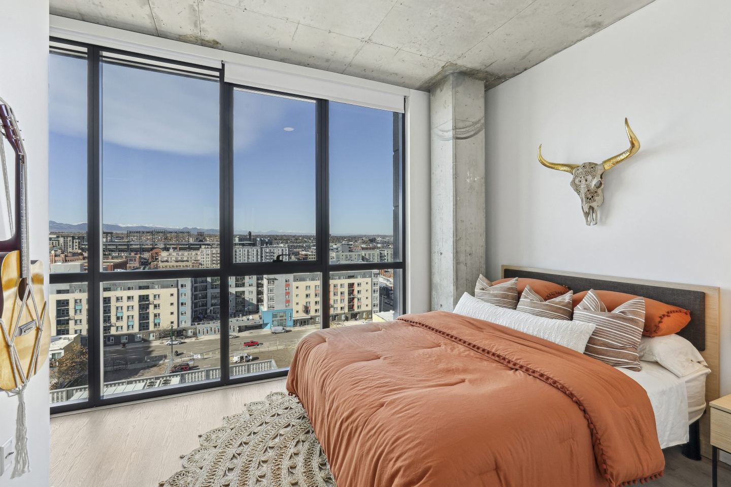 Velaris Living Image 27