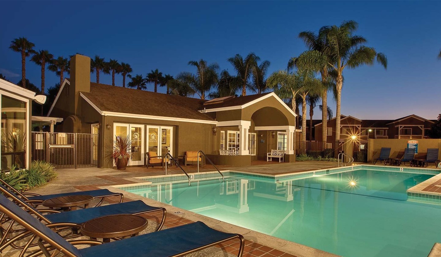 Island Club Apartments Image 6