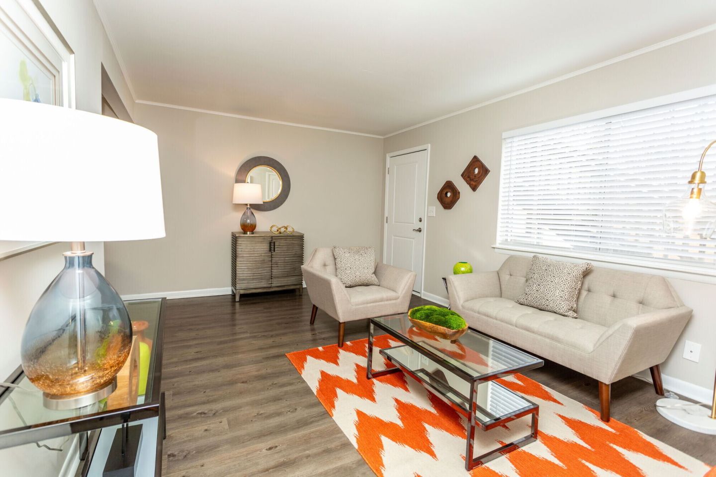 Bella 810 Image 5